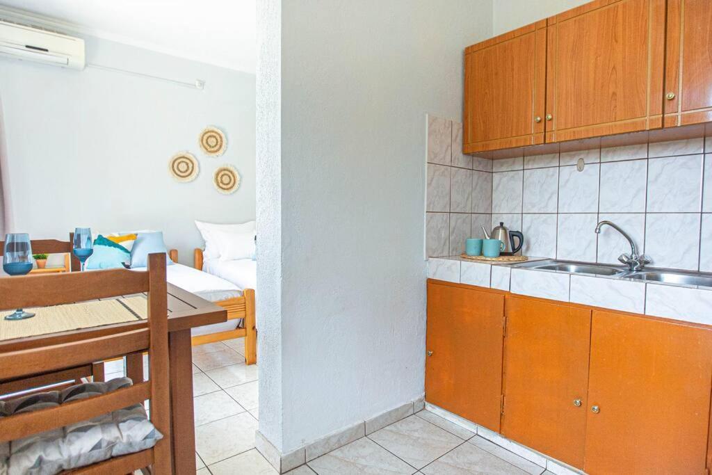 Blue Maraci 2 - Sea View, Kitchen, Beach Access Apartman Himara Kültér fotó